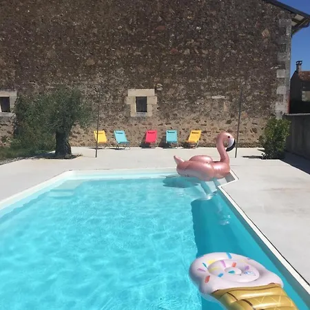 Val D'oiseaux * Millac (Vienne)